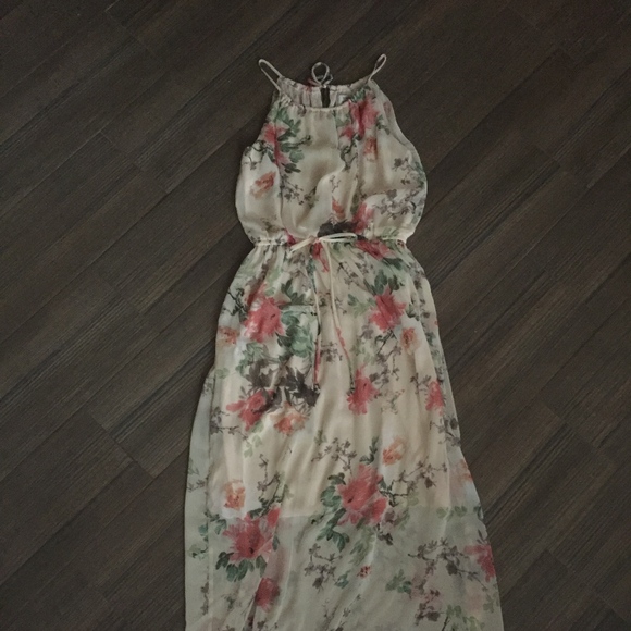 Beige Floral Dress - Picture 2 of 3